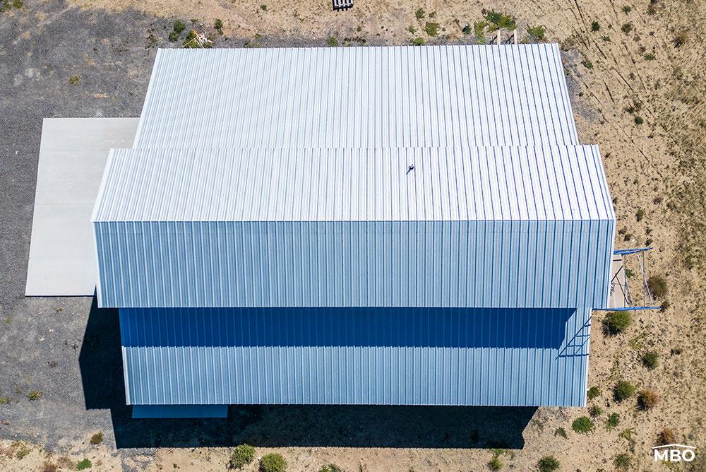 monitor-building-roof monitor style cold formed barndominium with a ridge cap