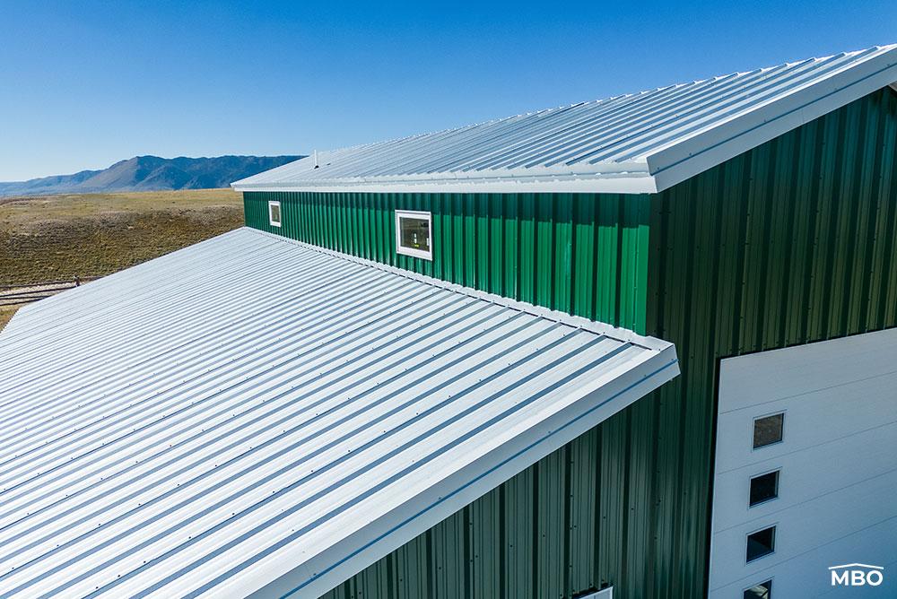 monitor-building-siding portal windows in a monitor style cold formed barndominium