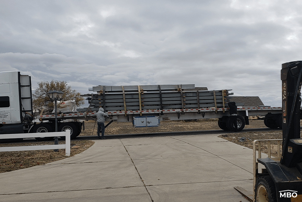 CO1785 Metal Building on Truck